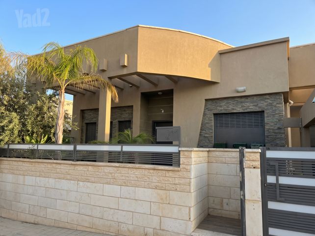 פקיעין 16