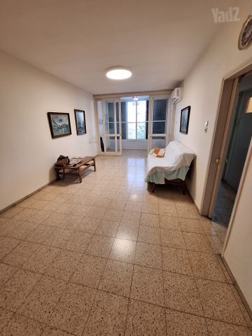 צבי פרנק 18