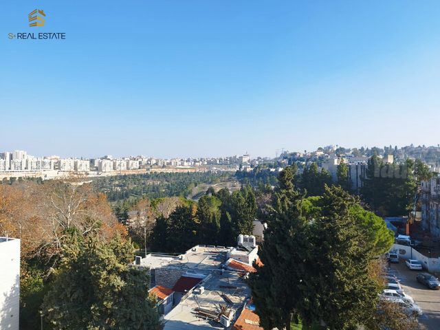 עציון גבר 4