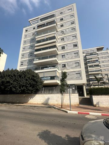 שוהם 
