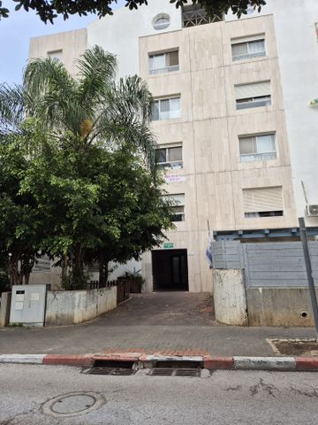 אשכולית 25