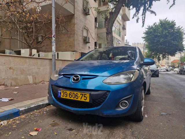 מודעת רכב מאזדה 2