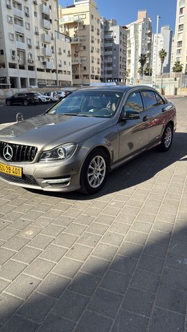 מודעת רכב מרצדס-בנץ C-class