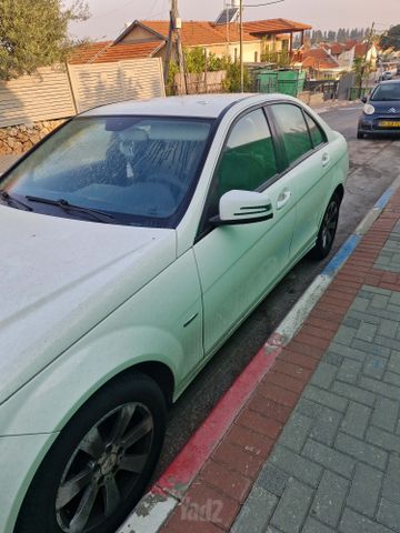 מודעת רכב מרצדס-בנץ C-class