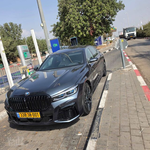 מודעת רכב ב מ וו סדרה 7
