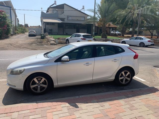 מודעת רכב וולוו V40