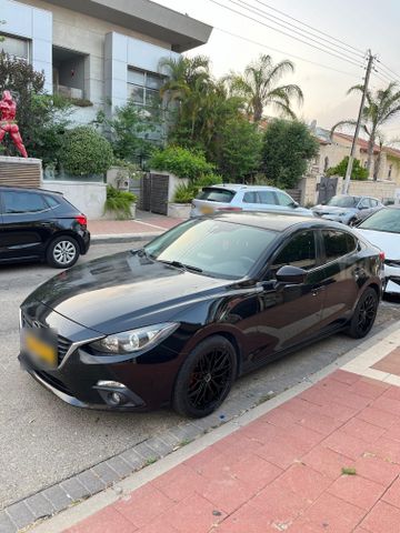 מודעת רכב מאזדה 3