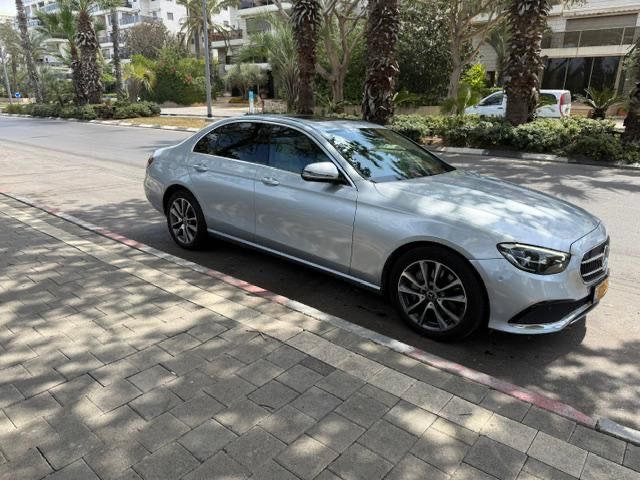 מודעת רכב מרצדס-בנץ E-class