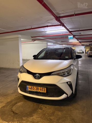מודעת רכב טויוטה C-HR