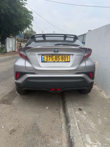 מודעת רכב טויוטה C-HR