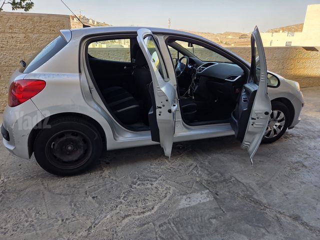 מודעת רכב פיג'ו 207