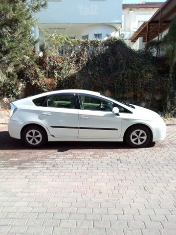 מודעת רכב טויוטה פריוס