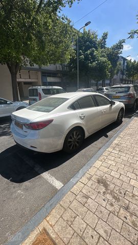 מודעת רכב מאזדה 6