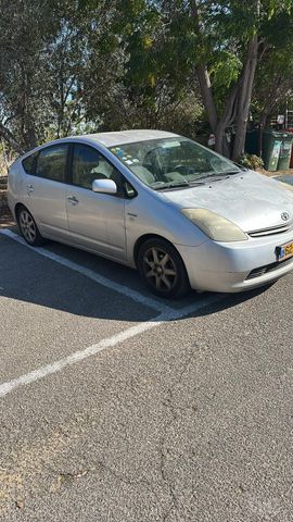 מודעת רכב טויוטה פריוס
