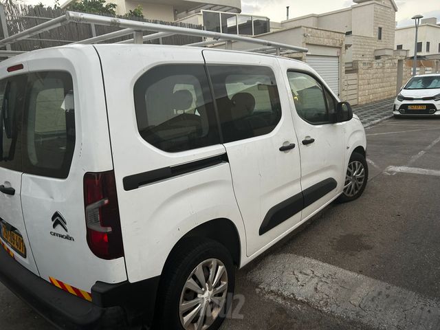 מודעת רכב סיטרואן ברלינגו