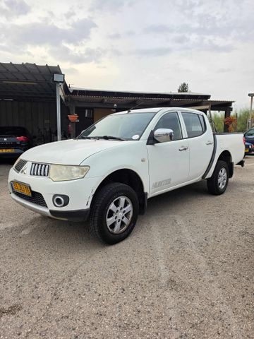 מודעת רכב מיצובישי טרייטון / L200