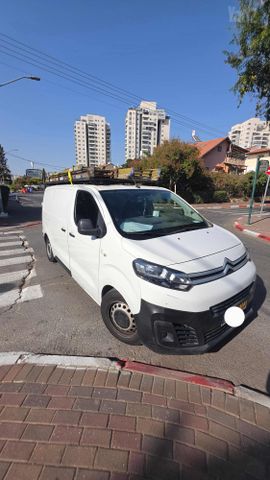 מודעת רכב סיטרואן ג'אמפי