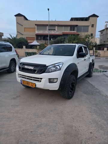 מודעת רכב איסוזו די-מקס