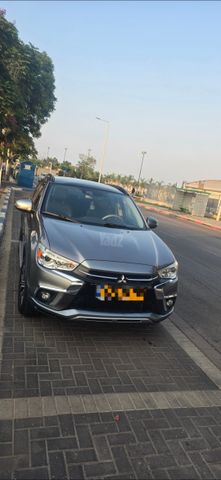מודעת רכב מיצובישי ASX