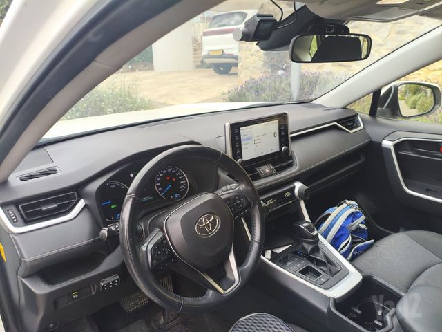 מודעת רכב טויוטה RAV4