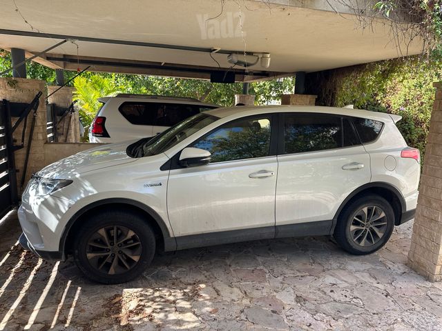 מודעת רכב טויוטה RAV4