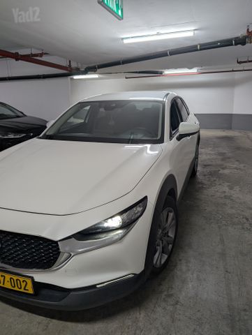 מודעת רכב מאזדה CX-30
