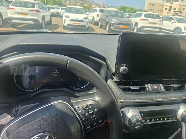 מודעת רכב טויוטה RAV4