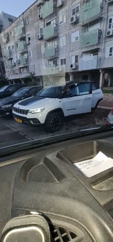 מודעת רכב ג'יפ קומפאס