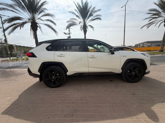מודעת רכב טויוטה RAV4