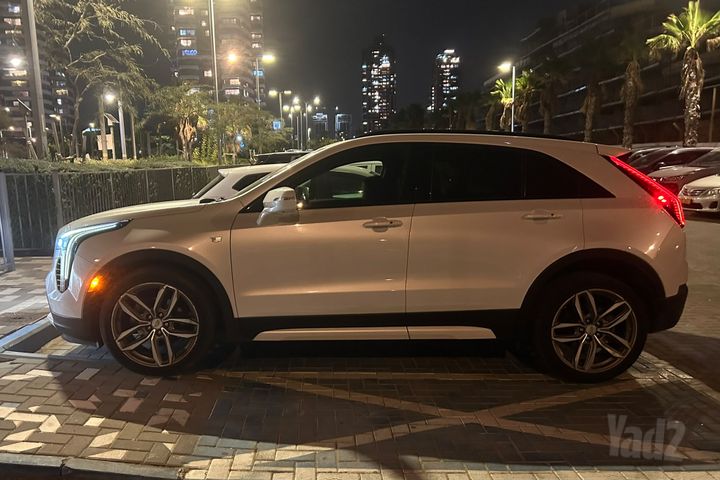 מודעת רכב קאדילק XT4