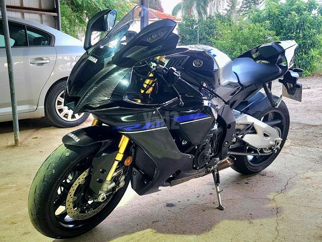 מודעת רכב ימאהה YZF-R1