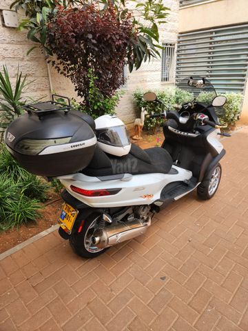 מודעת רכב פיאג'ו MP3 500