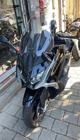 מודעת רכב קימקו AK 550