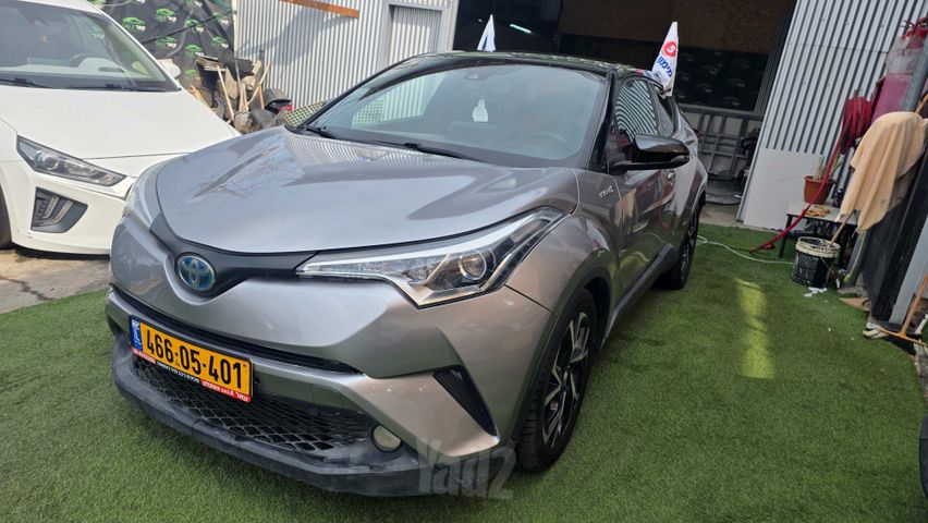 מודעת רכב טויוטה C-HR