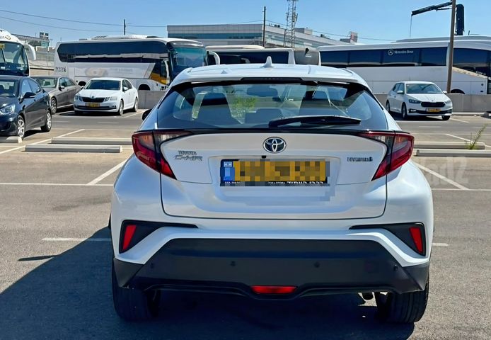 מודעת רכב טויוטה C-HR 1