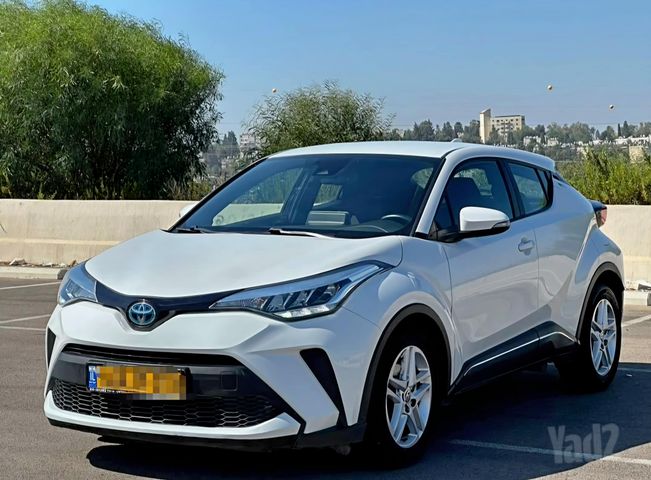 מודעת רכב טויוטה C-HR