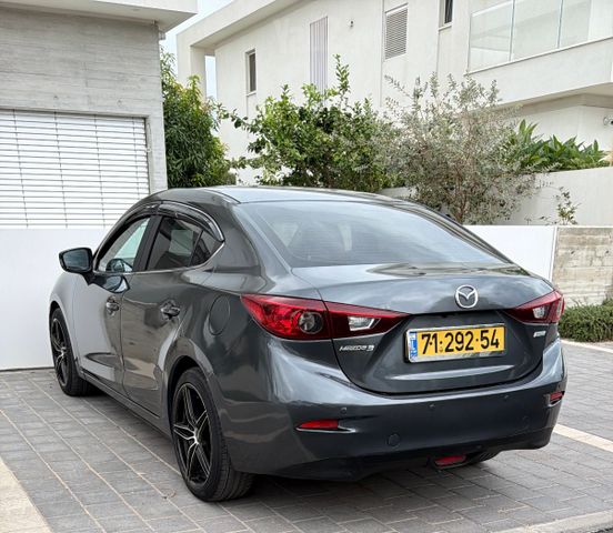 מודעת רכב מאזדה 3