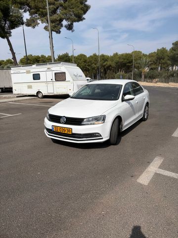 מודעת רכב פולקסווגן ג'טה 2