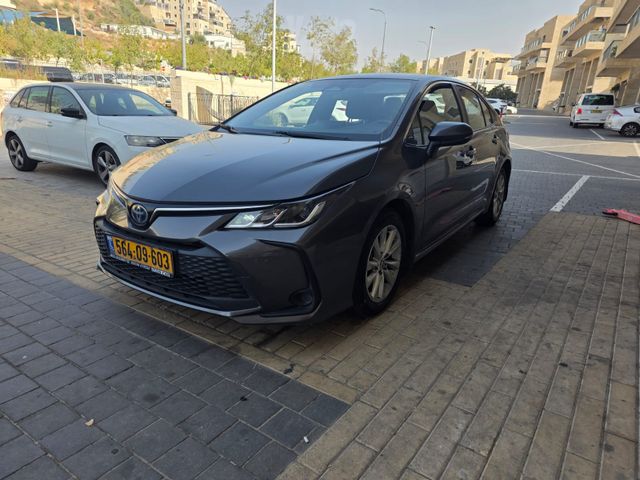 מודעת רכב טויוטה קורולה 1