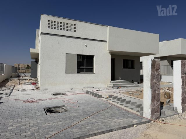 איילת השחר 35
