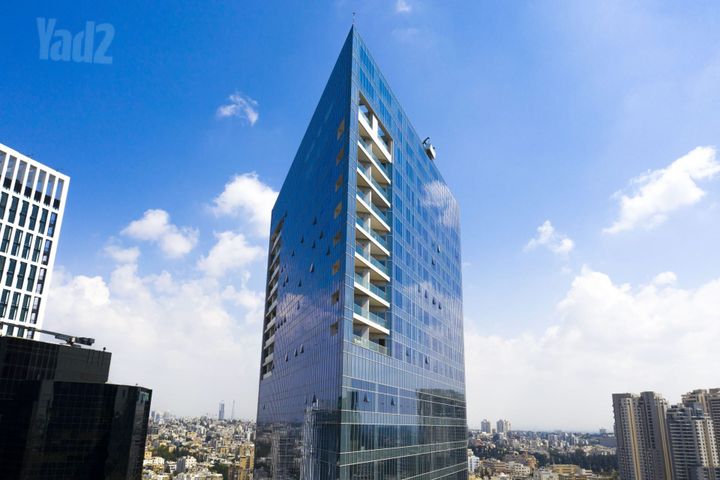 דרך מנחם בגין 150