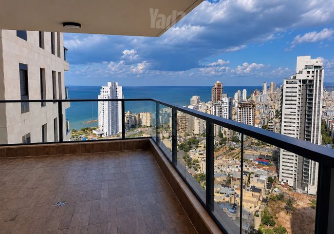 אמנון ליפקין שחק 