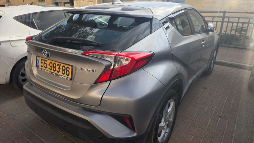 מודעת רכב טויוטה C-HR
