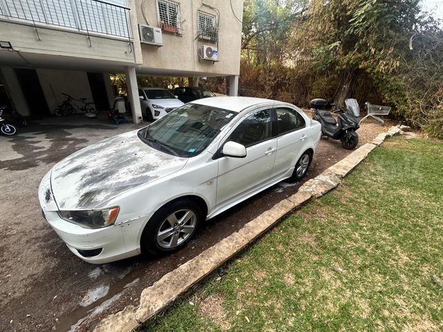 מודעת רכב מיצובישי לנסר