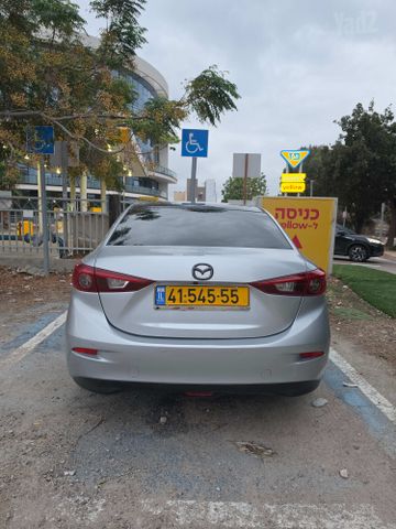 מודעת רכב מאזדה 3