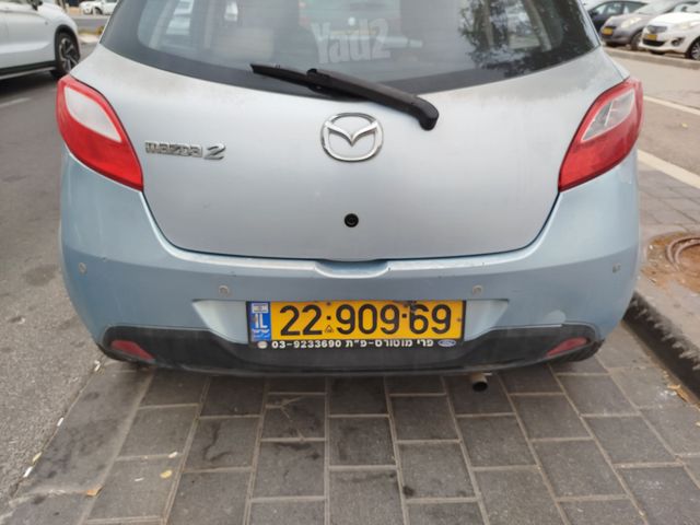 מודעת רכב מאזדה 2
