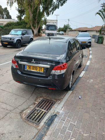 מודעת רכב מיצובישי אטראז'
