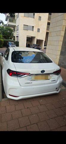 קורולה Comfort היברידי אוט׳ סדאן 4 דל 1.8 (122 כ״ס)