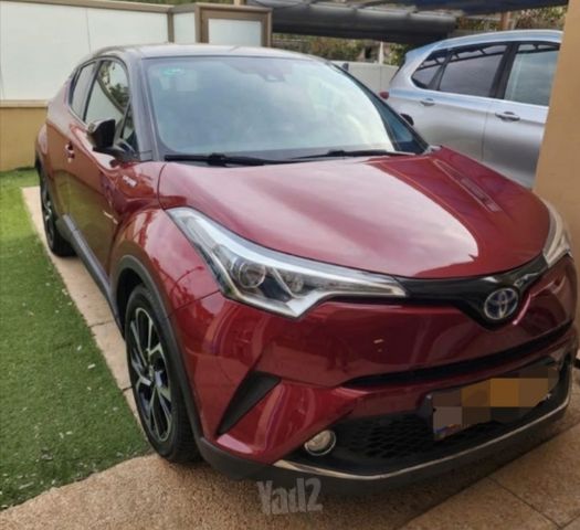 C-HR Chic היברידי אוט׳ 1.8 (98 כ״ס)