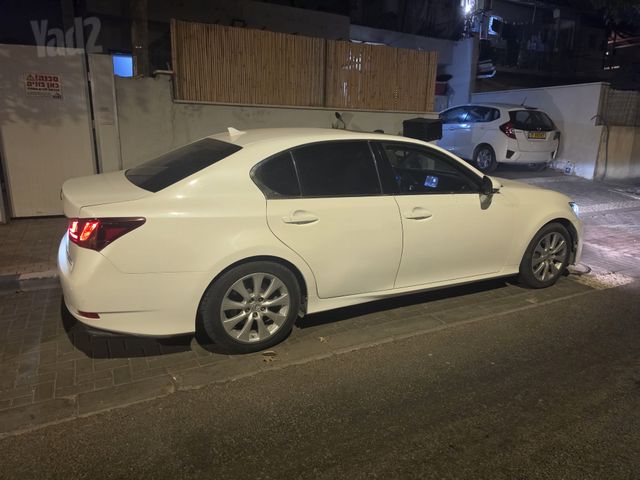 מודעת רכב לקסוס GS